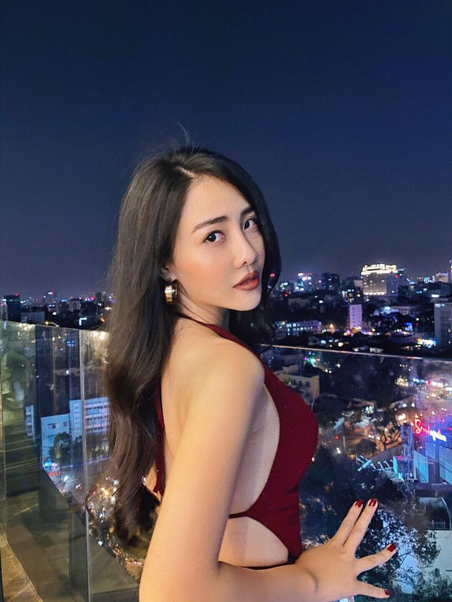 Gu thời trang gợi cảm của mỹ nhân 10X phim “Gái ngàn đô“ - Hình 9 Gu thoi trang goi cam cua my nhan 10X phim “Gai ngan do“-Hinh-9