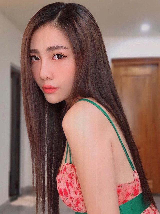 Gu thời trang gợi cảm của mỹ nhân 10X phim “Gái ngàn đô“ - Hình 4 Gu thoi trang goi cam cua my nhan 10X phim “Gai ngan do“-Hinh-4