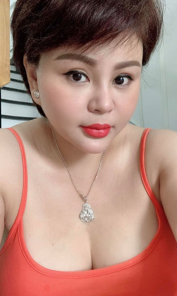 Nghệ sĩ Lê Giang chuộng gu ăn mặc hở bạo - Hình 5 Nghe si Le Giang chuong gu an mac ho bao-Hinh-5