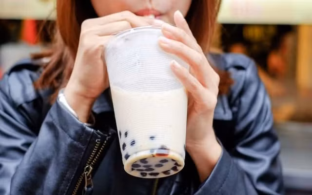 Qua 'nghien' tra sua, co gai bi suy than cap