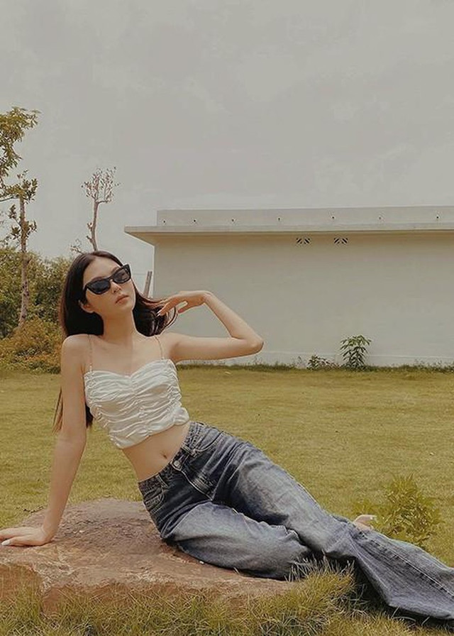 Nữ sinh 19 tuổi đóng MV của Jack ăn mặc cực gợi cảm - Hình 10 Nu sinh 19 tuoi dong MV cua Jack an mac cuc goi cam-Hinh-10