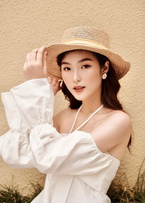 Nữ sinh 19 tuổi đóng MV của Jack ăn mặc cực gợi cảm - Hình 5 Nu sinh 19 tuoi dong MV cua Jack an mac cuc goi cam-Hinh-5