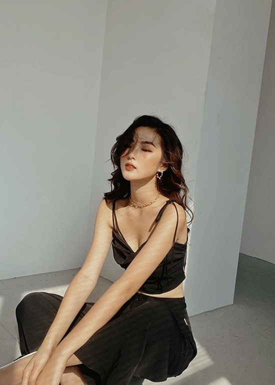 Nữ sinh 19 tuổi đóng MV của Jack ăn mặc cực gợi cảm - Hình 8 Nu sinh 19 tuoi dong MV cua Jack an mac cuc goi cam-Hinh-8