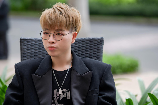 Đức Phúc lại gây ấn tượng với những màu tóc nổi bật - Hình 6 Duc Phuc lai gay an tuong voi nhung mau toc noi bat-Hinh-6