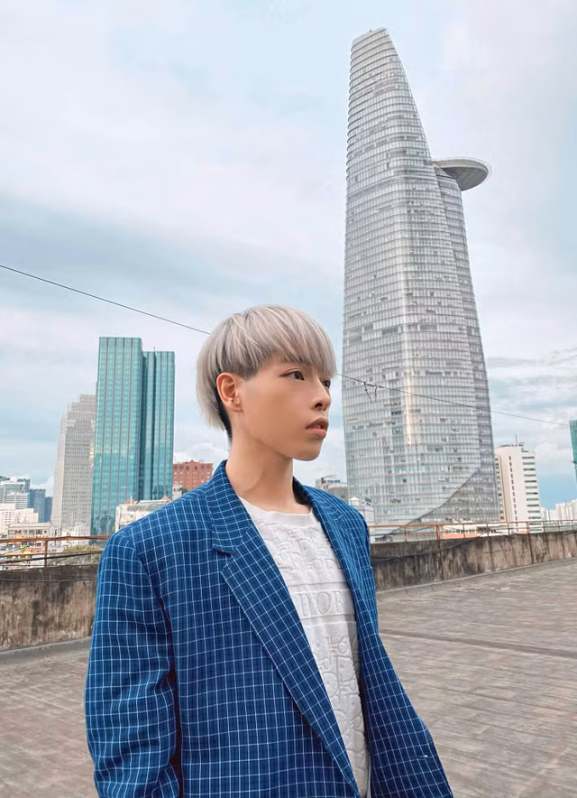 Duc Phuc lai gay an tuong voi nhung mau toc noi bat-Hinh-3