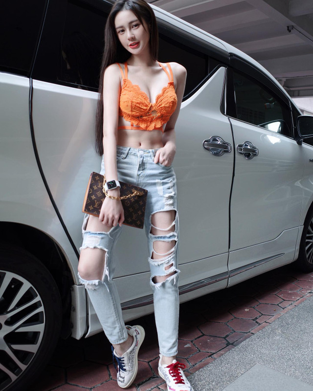 Gu ăn mặc cực sexy của Mỹ nhân có gương mặt đẹp nhất Malaysia - Hình 8 Gu an mac cuc sexy cua My nhan co guong mat dep nhat Malaysia-Hinh-8