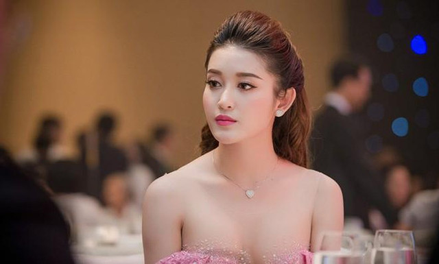 Sao Việt dưỡng môi mềm mịn giữa thời tiết hanh khô như nào? - Hình 4 Sao Viet duong moi mem min giua thoi tiet hanh kho nhu nao?-Hinh-4