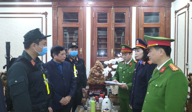 Cựu Phó Chủ tịch tỉnh Hà Nam Trương Minh Hiến bị bắt giam - Hình 2 Cuu Pho Chu tich tinh Ha Nam Truong Minh Hien bi bat giam-Hinh-2