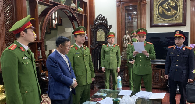 Cựu Phó Chủ tịch tỉnh Hà Nam Trương Minh Hiến bị bắt giam Cuu Pho Chu tich tinh Ha Nam Truong Minh Hien bi bat giam