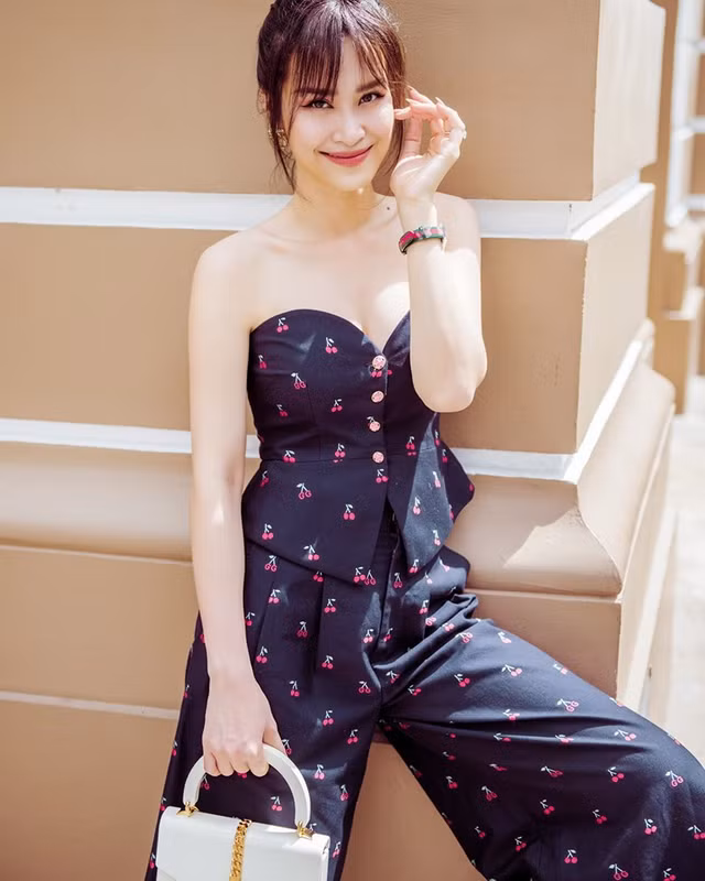 Dong Nhi 'lot xac' voi cach an mac sanh dieu, goi cam het phan thien ha