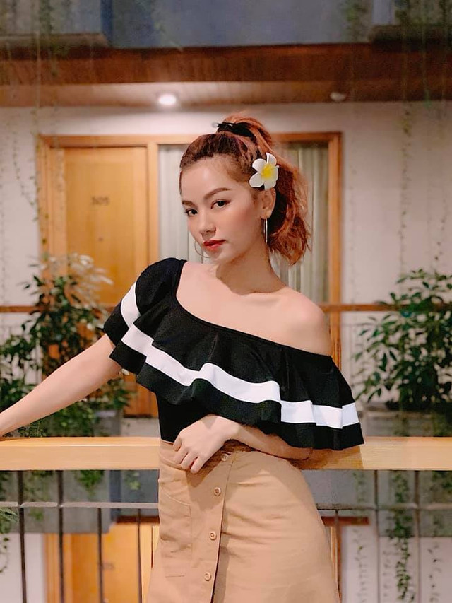 Nữ diễn viên Hạ Anh ăn mặc gợi cảm thiên hạ khó rời mắt - Hình 7 Nu dien vien Ha Anh an mac goi cam thien ha kho roi mat-Hinh-7