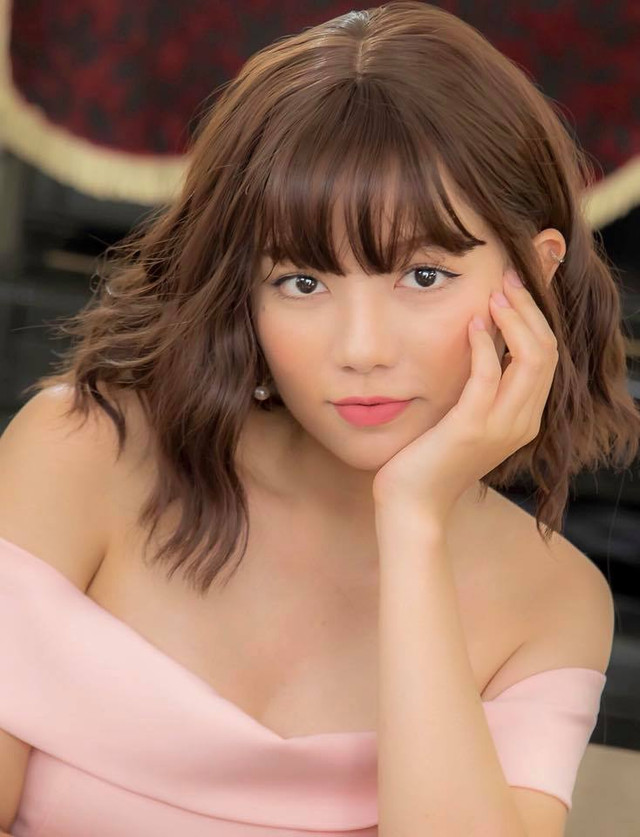 Nữ diễn viên Hạ Anh ăn mặc gợi cảm thiên hạ khó rời mắt - Hình 6 Nu dien vien Ha Anh an mac goi cam thien ha kho roi mat-Hinh-6