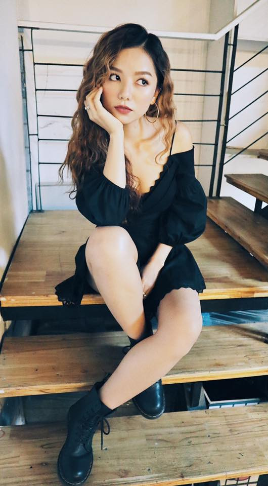 Nữ diễn viên Hạ Anh ăn mặc gợi cảm thiên hạ khó rời mắt - Hình 2 Nu dien vien Ha Anh an mac goi cam thien ha kho roi mat-Hinh-2