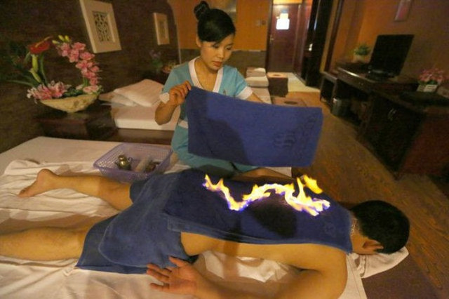 Những phương pháp massage 'độc' khiến du khách rùng mình - Hình 10 Nhung phuong phap massage 'doc' khien du khach rung minh-Hinh-10