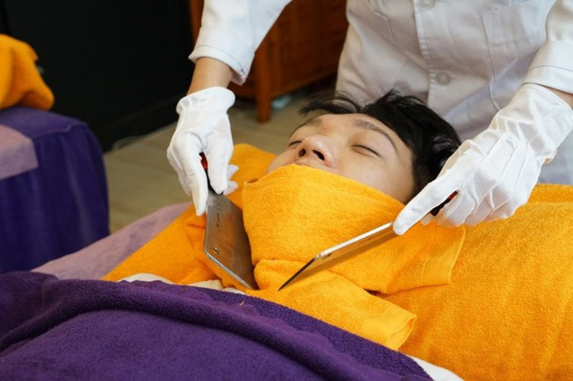 Những phương pháp massage 'độc' khiến du khách rùng mình - Hình 7 Nhung phuong phap massage 'doc' khien du khach rung minh-Hinh-7
