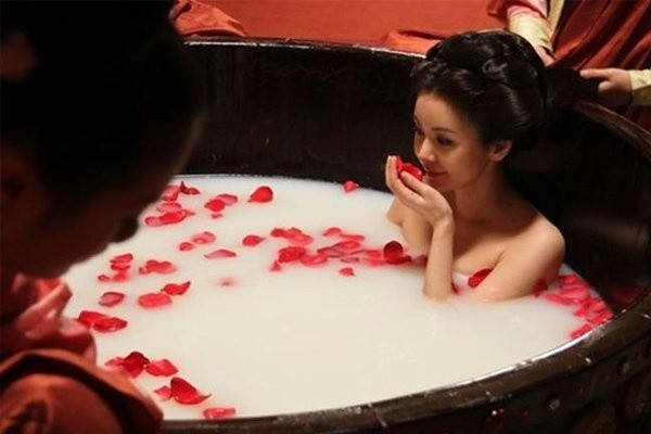 Học Dương Quý Phi bí kíp có làn da trắng nõn, vòng 1 căng tròn - Hình 2 Hoc Duong Quy Phi bi kip co lan da trang non, vong 1 cang tron-Hinh-2