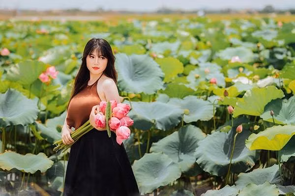 Những hotgirl Việt xinh nóng bỏng gây sốt báo ngoại - Hình 11 Nhung hotgirl Viet xinh nong bong gay sot bao ngoai-Hinh-11