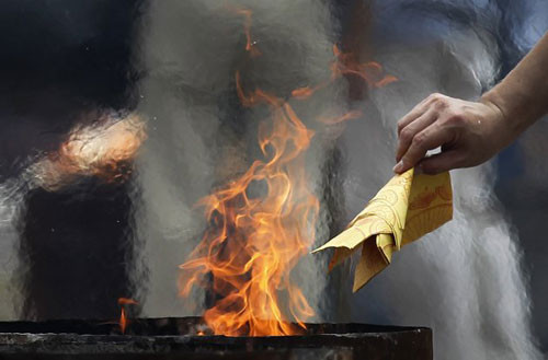 Nguon goc tuc dot tien giay cho nguoi da khuat-Hinh-5