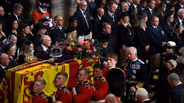 Nhung con so dac biet trong tang le Nu hoang Anh Elizabeth II-Hinh-6