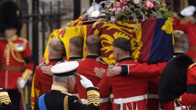 Nhung con so dac biet trong tang le Nu hoang Anh Elizabeth II-Hinh-4