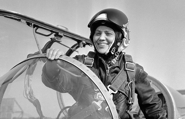 Cuộc đời huy hoàng của “Madam MiG“ nữ phi công Liên Xô - Hình 4 Cuoc doi huy hoang cua “Madam MiG“ nu phi cong Lien Xo-Hinh-4