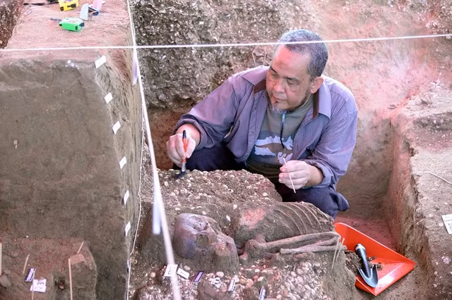 Bat ngo voi nhan sac sau phuc dung guong mat “quy ba” thoi do da-Hinh-4