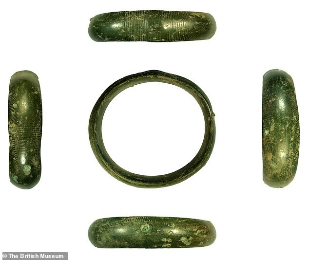 Những bảo vật quý giá từ thời Trung cổ tại Bảo tàng Anh - Hình 10 Nhung bao vat quy gia tu thoi Trung co tai Bao tang Anh-Hinh-10