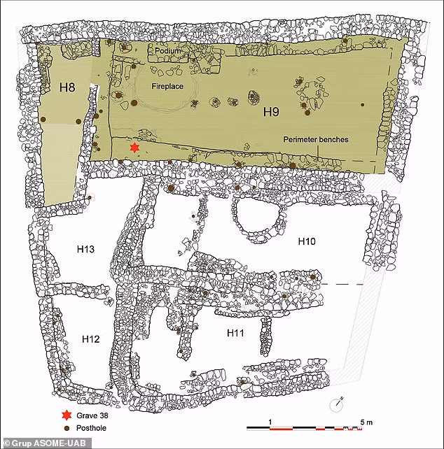 Khai quat hai cot phu nu 4.000 tuoi doi vuong mien bac-Hinh-8