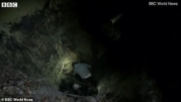 Tìm thấy 270 lính Đức bị chôn sống trong đường hầm hồi Thế chiến 1 - Hình 4 Tim thay 270 linh Duc bi chon song trong duong ham hoi The chien 1-Hinh-4