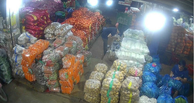 Các chợ đầu mối tại TPHCM tất bật chuẩn bị hàng Tết 2023 - Hình 3 Cac cho dau moi tai TPHCM tat bat chuan bi hang Tet 2023-Hinh-3