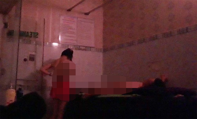 Tiếp viên chiều khách tới bến ở động massage kích dục, karaoke: Phơi bày sự thật Tiep vien chieu khach toi ben o dong massage kich duc, karaoke: Phoi bay su that
