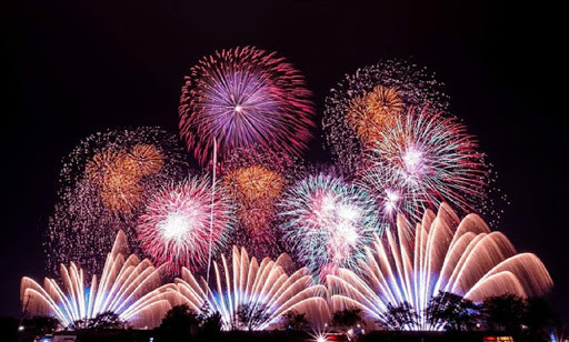 Nguồn gốc ra đời pháo hoa ngày Tết đặc biệt như thế nào? - Hình 3 Nguon goc ra doi phao hoa ngay Tet dac biet nhu the nao?-Hinh-3