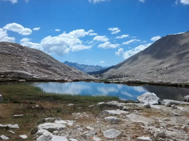 Hang tram bo xuong nguoi duoi day ho o An Do-Hinh-7