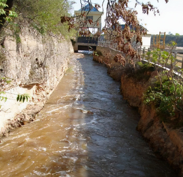 Bạo chúa Tần Thủy Hoàng và những công trình vĩ đại - Hình 5 Bao chua Tan Thuy Hoang va nhung cong trinh vi dai-Hinh-5
