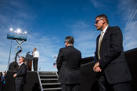 Biết gì về mật vụ chuyên bảo vệ Tổng thống Mỹ? - Hình 4 Biet gi ve mat vu chuyen bao ve Tong thong My?-Hinh-4