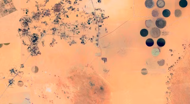 Dang sau nhung hinh anh bi an duoc chup tu ve tinh