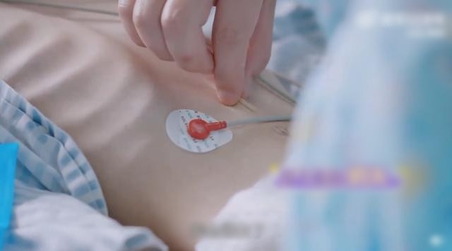 Cha mẹ hối hận cả đời do để con gái giảm cân bằng cách 50 ngày không ăn Cha me hoi han ca doi do de con gai giam can bang cach 50 ngay khong an