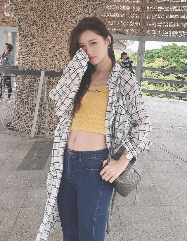 Nữ bác sĩ hút mọi ánh nhìn với phong cách trẻ trung - Hình 8 Nu bac si hut moi anh nhin voi phong cach tre trung-Hinh-8