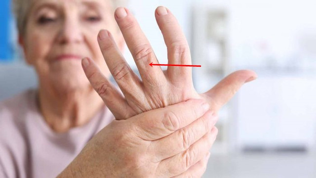 Kiểm tra sức khoẻ của gan qua ngón tay giữa như nào? - Hình 6 Kiem tra suc khoe cua gan qua ngon tay giua nhu nao?-Hinh-6