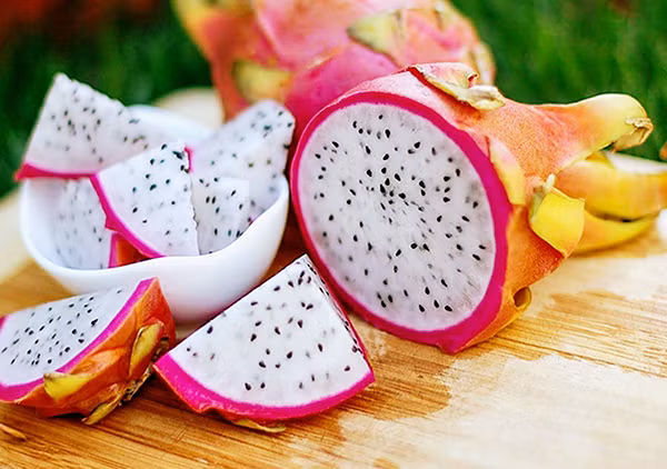 Thanh long do va trang cuc khac nhau-Hinh-9