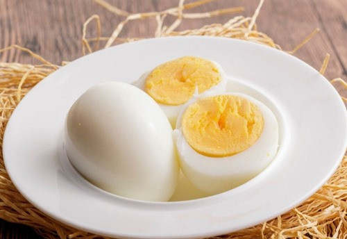 Người đàn ông gặp họa rợn vì ngày nào cũng ăn trứng luộc - Hình 2 Nguoi dan ong gap hoa ron vi ngay nao cung an trung luoc-Hinh-2