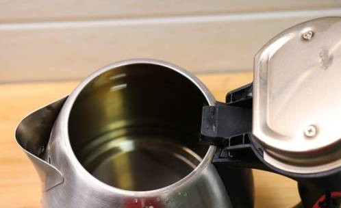 Lưu ý loại ấm siêu tốc cực hại sức khoẻ - Hình 9 Luu y loai am sieu toc cuc hai suc khoe-Hinh-9