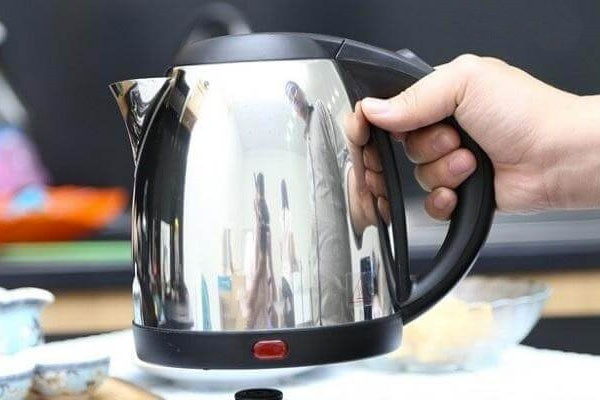 Lưu ý loại ấm siêu tốc cực hại sức khoẻ - Hình 5 Luu y loai am sieu toc cuc hai suc khoe-Hinh-5