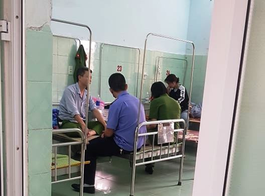 Đại úy công an bị đánh, rơi xuống sông khi bắt cát tặc Dai uy cong an bi danh, roi xuong song khi bat cat tac