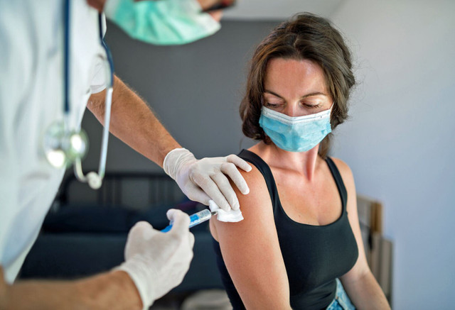 Tiêm vắc xin COVID-19 mũi 2 cần lưu ý gì? - Hình 4 Tiem vac xin COVID-19 mui 2 can luu y gi?-Hinh-4