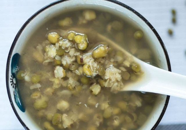 Dau xanh ket hop ca chua va ca chep se kich hoat te bao ung thu