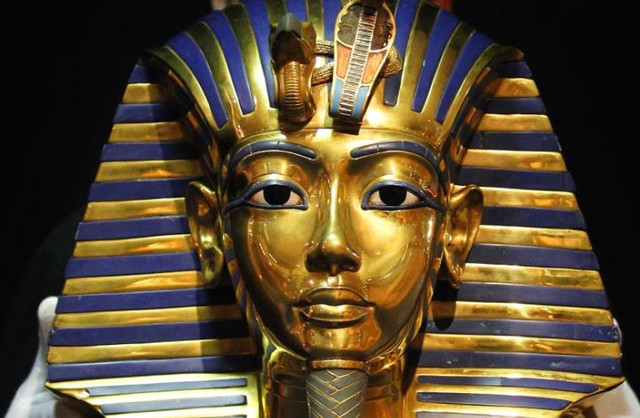 Pharaoh nào chôn sống tất cả người hầu khi chết? Pharaoh nao chon song tat ca nguoi hau khi chet?