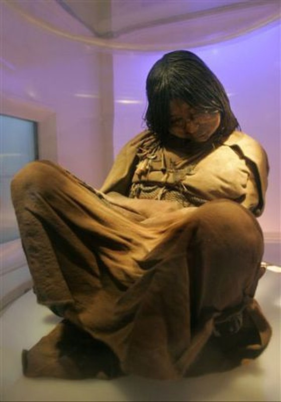 Giải mã nghi lễ hiến tế trẻ em rùng rợn của đế chế Inca. Giai ma nghi le hien te tre em rung ron cua de che Inca.