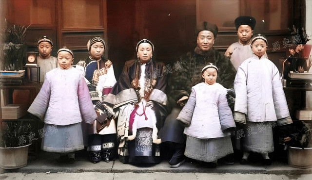 Buc tranh chan thuc lot ta cuoc song nguoi dan cuoi thoi nha Thanh-Hinh-6