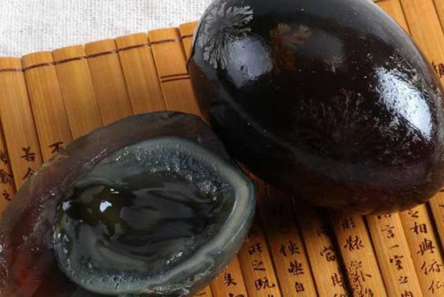 Món ăn kinh dị Trung Quốc nhìn là thấy hãi' nhưng dân bản địa lại mê mệt Mon an kinh di Trung Quoc nhin la thay hai' nhung dan ban dia lai me met